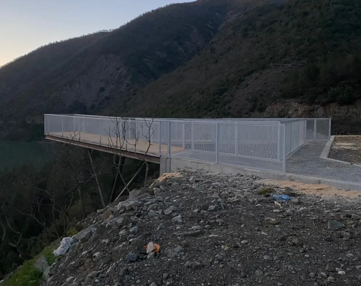 Shëtitorja e Parkut Natyror të Liqenit të Ulzës - Foto 3