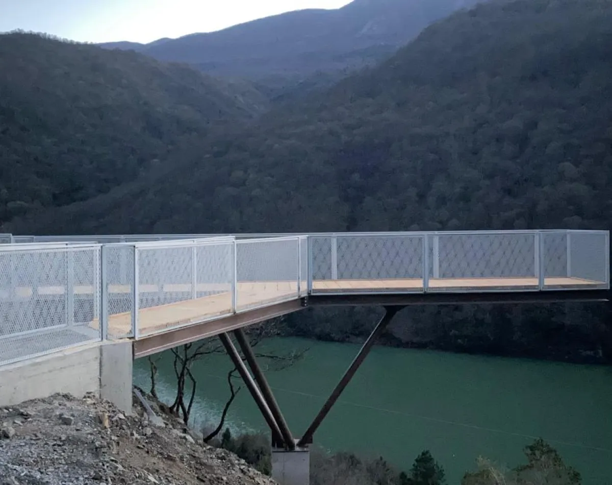 Shëtitorja e Parkut Natyror të Liqenit të Ulzës - Foto 7